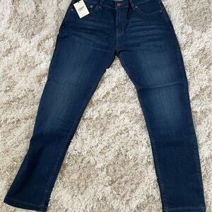 Mugsy Fultons jeans size 35x32. Brand new, never worn, tag still on.